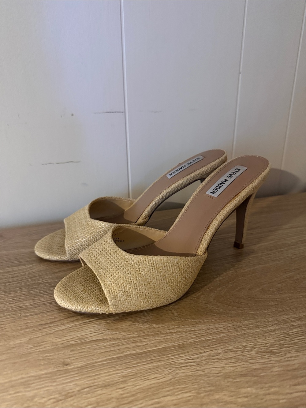 Steve Madden Beige Raffia Open-Toe Mule Heels